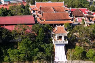 Theo Sở Xây dựng Hòa Bình, chỉ ngôi chùa Phật Quang (giữa) là có giấy phép xây dựng. Còn các công trình chung quanh đều không có giấy phép xây dựng.