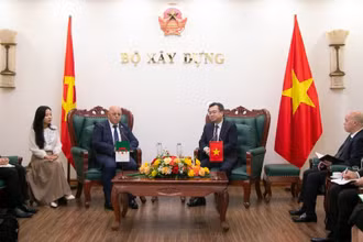 Bộ trưởng Xây dựng Nguyễn Thanh Nghị tiếp Bộ trưởng Cựu chiến binh và Người có công Algeria Laid Rebigua.