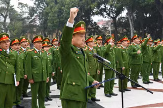 Lực lượng Cảnh sát điều tra tội phạm về ma túy tuyên thệ, thề đấu tranh không khoan nhượng với tội phạm ma túy.