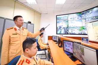 Người dân liên hệ Phòng Cảnh sát giao thông nơi cư trú hoặc nơi phát hiện vi phạm để giải quyết vi phạm.