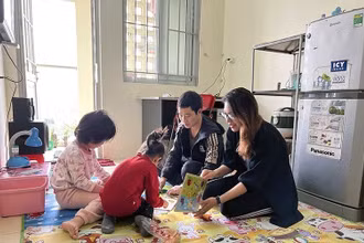 Niềm vui của gia đình công nhân được thuê căn hộ trong Khu thiết chế Công đoàn tỉnh Hà Nam.