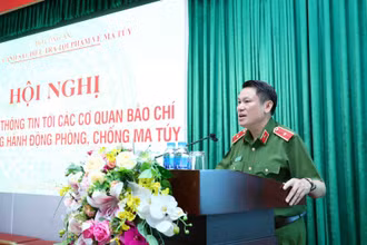 Cục trưởng Cục Cảnh sát điều tra tội phạm về ma túy, Thiếu tướng Nguyễn Văn Viện trả lời báo chí.