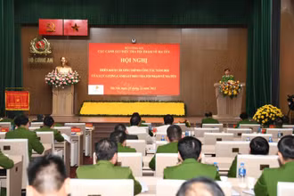 Toàn cảnh hội nghị.
