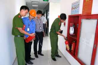 Kiểm tra công tác phòng cháy, chữa cháy tại các chung cư.