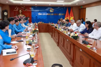Toàn cảnh hội đàm.