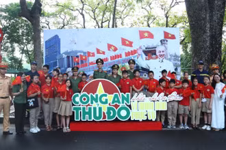 Trưng bày lưu động thu hút đông đảo học sinh và nhân dân Thủ đô tham gia.