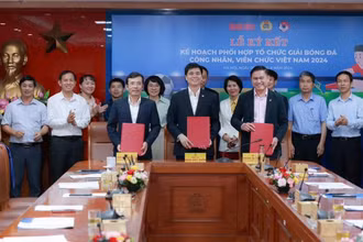 Lễ ký kết diễn ra cuối giờ chiều 6/8.