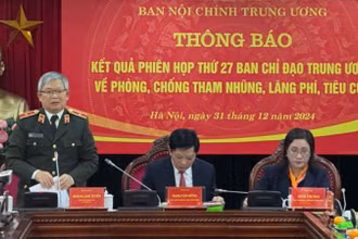 Thiếu tướng Hoàng Anh Tuyên, Phó Chánh Văn phòng Bộ, Người phát ngôn Bộ Công an thông tin tại phiên họp.