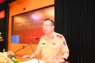 Thiếu tướng Nguyễn Văn Trung, Cục trưởng Cảnh sát giao thông phát biểu tại hội nghị giao ban Bộ Công an tháng 5/2023.