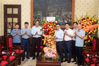 [Ảnh] Các cơ quan, đơn vị thăm và chúc mừng Báo Nhân Dân