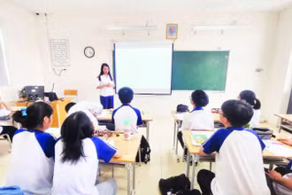 Ứng dụng AI dạy tiếng Anh tại Trường THPT Chuyên Vĩnh Phúc.