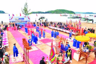 Lễ hội Mở cửa biển ở xã đảo Thanh Lân, Cô Tô.