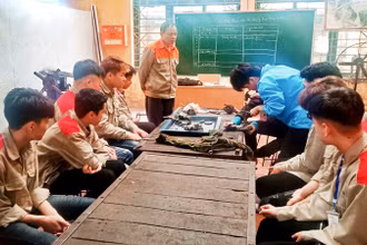 Trường cao đẳng nghề số I gắn đào tạo lý thuyết với thực hành.