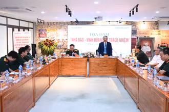 Tọa đàm “Nhà báo-Vinh quang và trách nhiệm” được tổ chức tại Di tích lịch sử quốc gia Trường dạy làm báo Huỳnh Thúc Kháng.