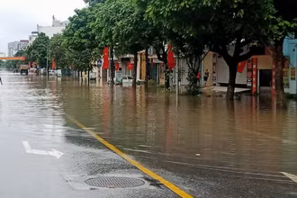 Từ chiều 23/8, ngập úng tại các tuyến phố, điểm trũng thấp ở thành phố Thái Nguyên được khắc phục, đời sống người dân dần trở lại bình thường.