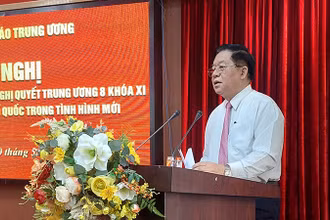 Đồng chí Nguyễn Trọng Nghĩa phát biểu chỉ đạo Hội nghị.