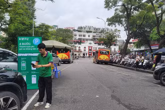 Thanh toán phí gửi xe không chỉ là quét QR mà còn ứng dụng công nghệ thông minh không dừng.