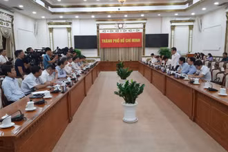 Quang cảnh buổi làm việc.