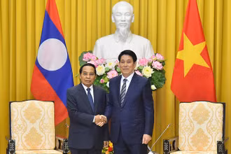 Chủ tịch nước Lương Cường và Thường trực Ban Bí thư, Phó Chủ tịch nước Lào Bounthong Chitmany.