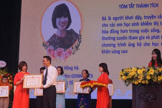 Quận Hoàn Kiếm biểu dương những tập thể, cá nhân có thành tích tiêu biểu trong phong trào thi đua Người tốt, việc tốt năm 2022.