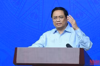 Thủ tướng Phạm Minh Chính, Trưởng Ban Chỉ đạo Quốc gia phòng, chống dịch Covid-19 phát biểu tại Phiên họp. (Ảnh: TRẦN HẢI)