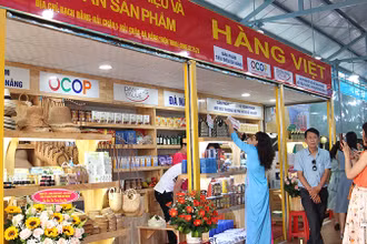 Điểm giới thiệu và bán sản phẩm hàng Việt, OCOP tại chợ Hàn.