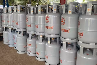 Giá gas bán lẻ quay đầu tăng trở lại sau hai tháng giảm giá sâu.
