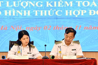 Phó Tổng Kiểm toán Nhà nước Hà Thị Mỹ Dung chủ trì hội thảo. (Ảnh: Ngọc Bích)