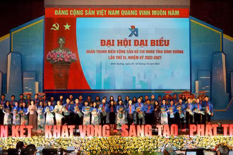 Ra mắt Ban Chấp hành Tỉnh Đoàn Bình Dương nhiệm kỳ mới.