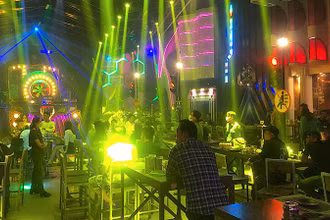 Khu vực giải trí của cơ sở Thiên Văn Cà Mau Gossip tại thời điểm kiểm tra vào rạng sáng 12/9, có khá đông người và phần đông trong số đó dương tính với chất ma túy. 