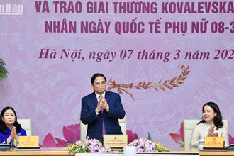 Thủ tướng Phạm Minh Chính dự và phát biểu tại buổi gặp mặt. (Ảnh: TRẦN HẢI)