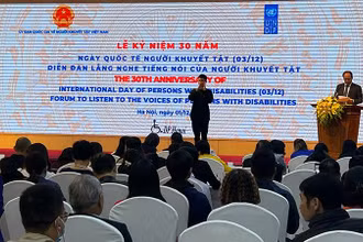 Toàn cảnh Lễ kỷ niệm 30 năm Ngày Quốc tế về người khuyết tật.