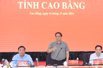 Thủ tướng Phạm Minh Chính chủ trì cuộc họp. (Ảnh: TRẦN HẢI)