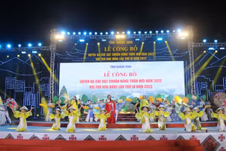 Quang cảnh lễ công bố huyện Ba Chẽ đạt chuẩn nông thôn mới năm 2022.