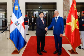 Thủ tướng Phạm Minh Chính và Chủ tịch Thượng viện Ricardo de los Santos Polanco. (Ảnh: Nhật Bắc/VGP)