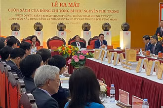 Đồng chí Võ Văn Thưởng, Ủy viên Bộ Chính trị, Thường trực Ban Bí thư, phát biểu tại lễ ra mắt sách.