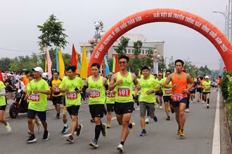 Các lực lượng tham gia giải Việt dã Báo Đồng Khởi 2023.