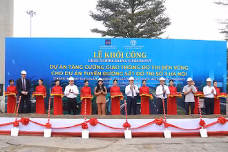 Các đại biểu khởi công dự án.