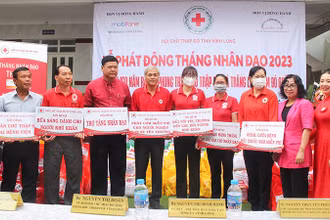 Các nhà hảo tâm hỗ trợ Tháng Nhân đạo năm 2023. 