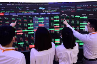 Nhiều cổ phiếu bất động sản khởi sắc, VN-Index vượt mốc 1.200 điểm