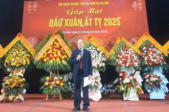 Trung tướng, Phó Giáo sư, Tiến sĩ Đặng Nam Điền, Chủ tịch Hội phát biểu tại buổi gặp mặt.