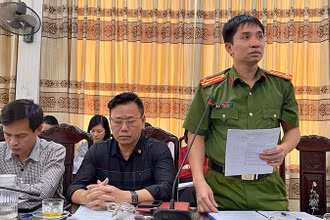Thượng tá Phạm Hoàng Hiệp, Phó Trưởng Phòng Cảnh sát phòng cháy chữa cháy và cứu nạn cứu hộ Công an tỉnh Nam Định thông tin với báo chí.