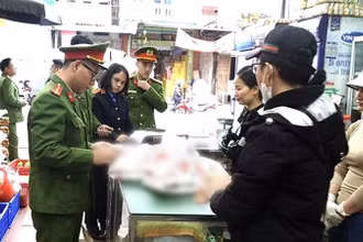 Số mỳ chính giả bị cơ quan Công an thu giữ. 