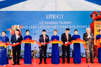 Cắt băng khánh thành đưa Nhà máy của Lite On Việt Nam tại Khu công nghiệp VSIP Hải Phòng vào hoạt động.