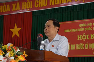 Phó Chủ tịch Thường trực Quốc hội Trần Thanh Mẫn phát biểu tại buổi tiếp xúc cử tri.
