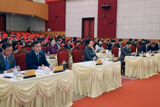 Các đại biểu tham dự kỳ họp.