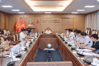 Ban Chỉ đạo xây dựng Luật Nhà giáo họp phiên đầu tiên. (Ảnh: Bộ Giáo dục và Đào tạo)
