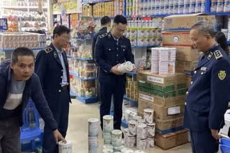 Doanh nghiệp sản xuất, phân phối sữa giả với quy mô lớn bị triệt phá.