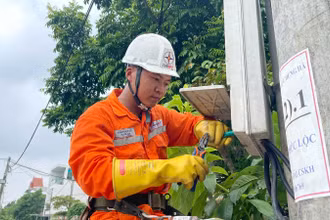 Bảo đảm cung ứng điện an toàn dịp lễ 30/4-1/5. (Ảnh: KIM DUNG)