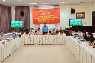 Quang cảnh họp báo.